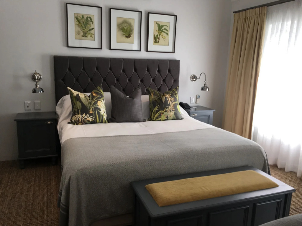 Hunters Country House