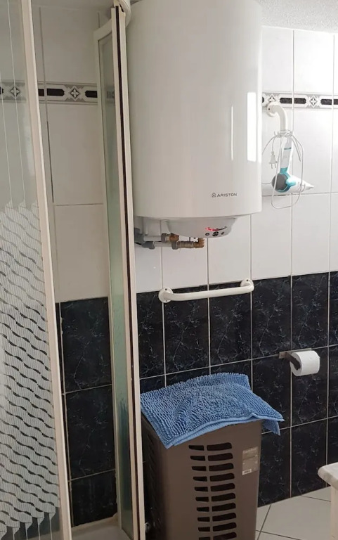 Two bedroom apartment 2 min from beach
