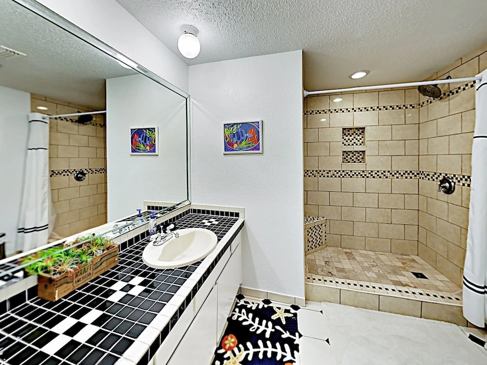 W Red Snapper Condo #111 2 Bedrooms 2 Bathrooms Condo