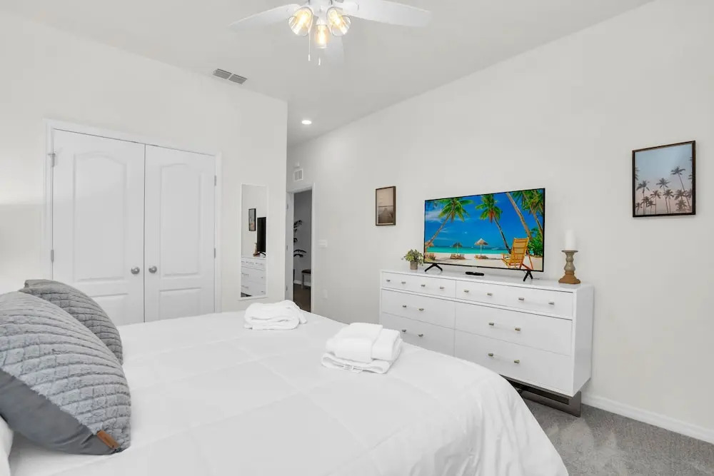 7631oml-solterra Resort 6 Bedroom Home by RedAwning