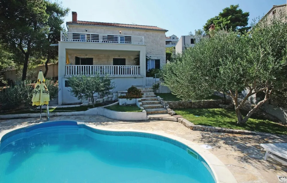 Amazing Home In Postira