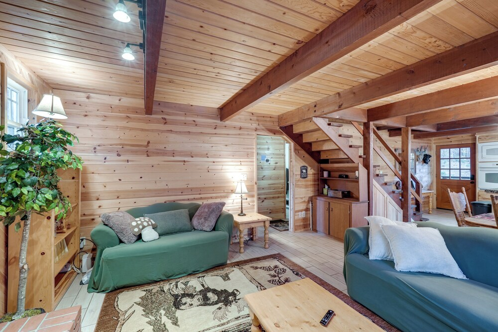 3 Mi to Calaveras Big Trees: Group-ready Mtn Cabin