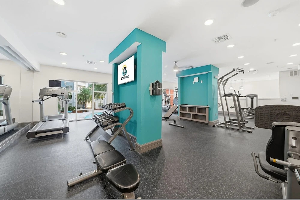 Modern 2BR w Pool Pet-friendly Unit 21