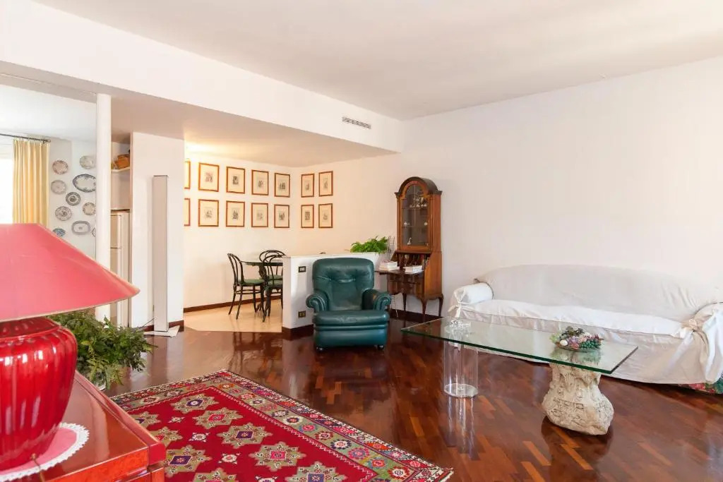 Dora Trevi Apartment