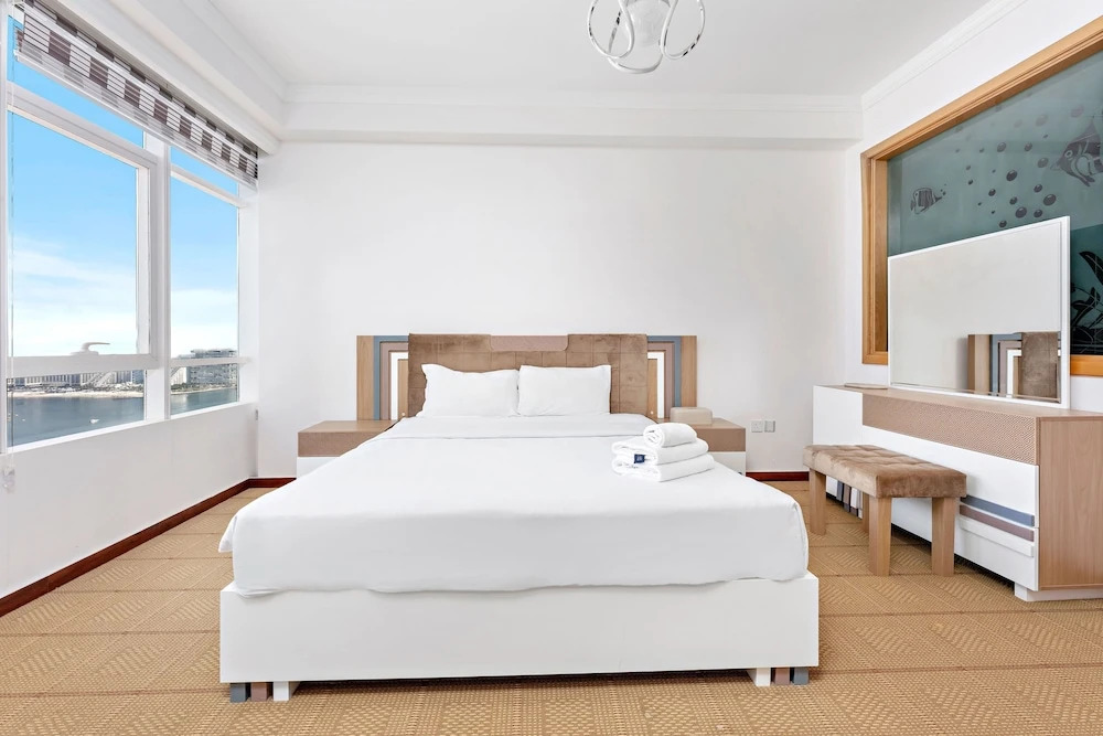 Spectacular 180 Degree Seaview 3 Bedrooms Listing By Owner