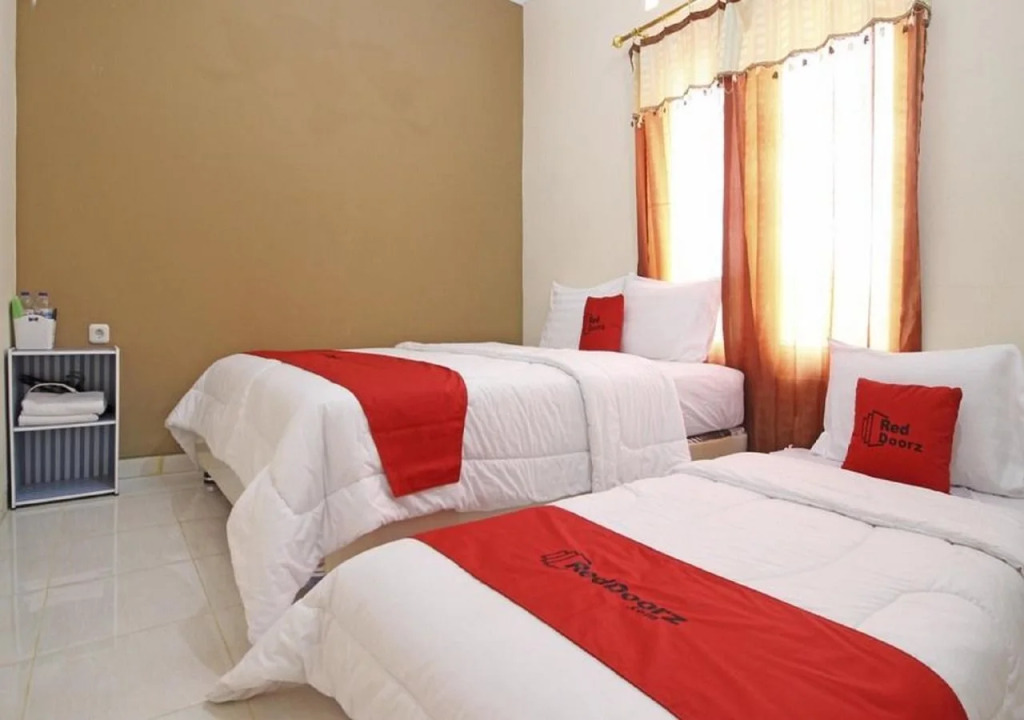 Greenhouse Exclusive Kost Tegalwaras by RedDoorz