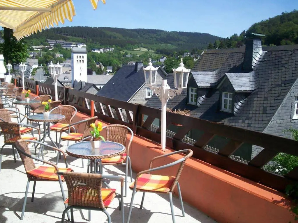 Zur Fredeburg
