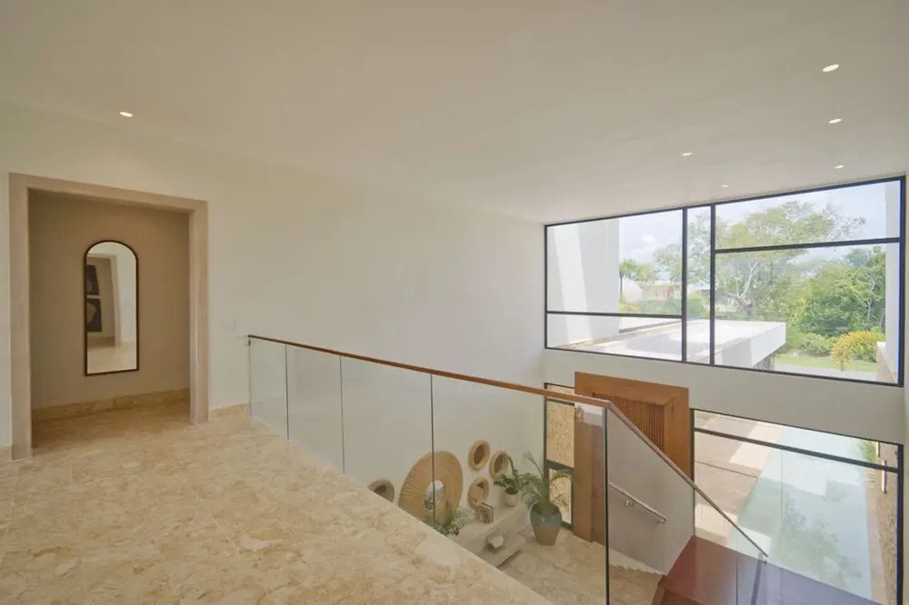 Modern Lake Villa With English Speaking Staff in Golf and Beach Resort