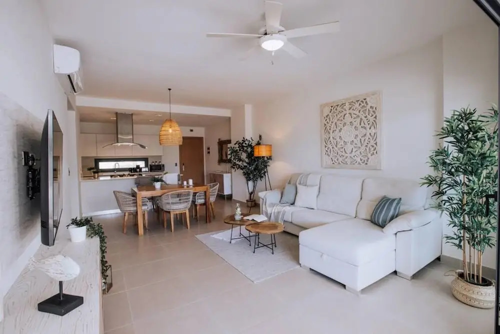 Amazing Condo With Picuzzi Steps From the Beach
