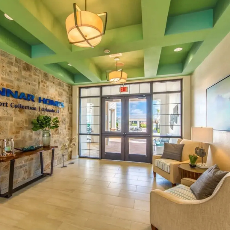 Urban Elegance - Modern Retreat