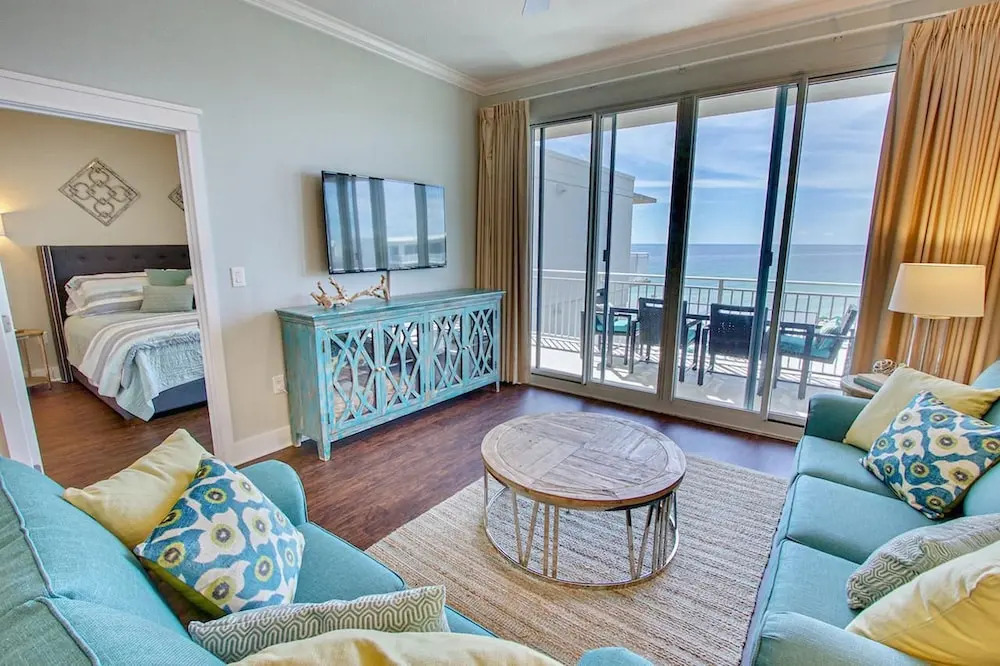Waterscape A602 - 3 Br condo by RedAwning
