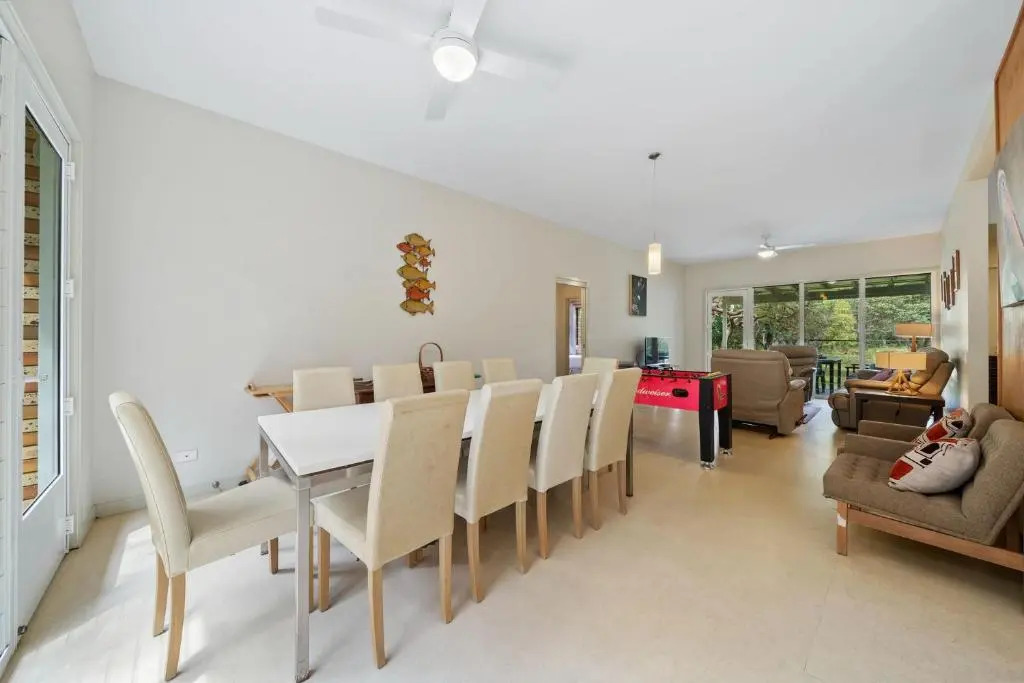 Whispering Trees by Discover Stradbroke
