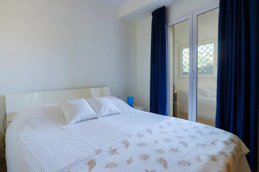 Galileo Home - 2 Bedrooms, WiFi, Air-Con, Parking