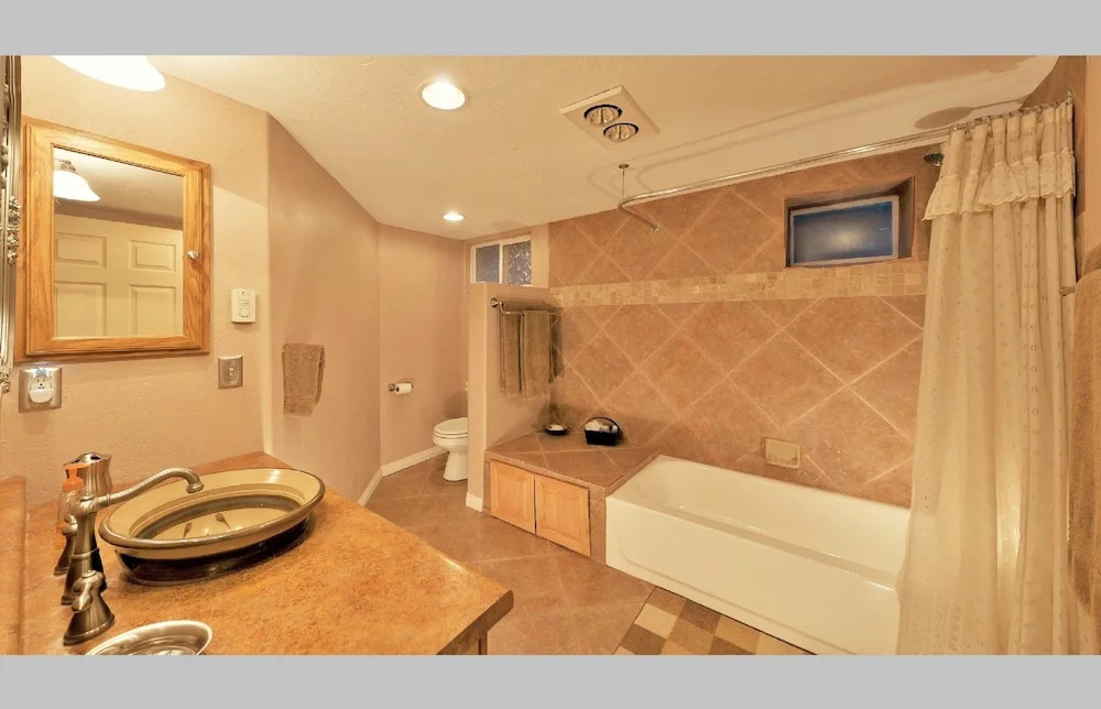 Downtown 4-Bedroom Home with a Big Back yard