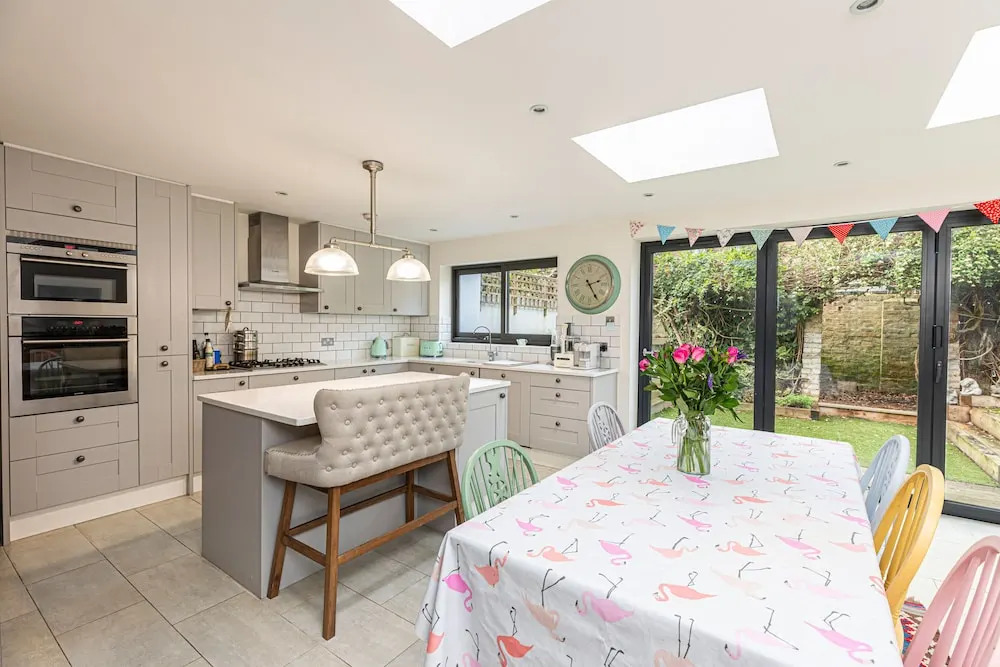 Family 2BR House w/ Nursery and Back Garden in Battersea