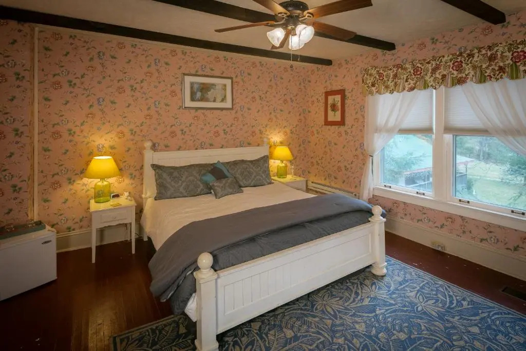 Taylor House Inn