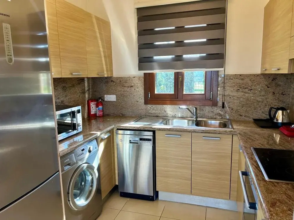 Perfect Getaway for 2 With Shared Pool
