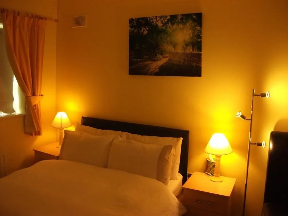Aaron Vale B&B