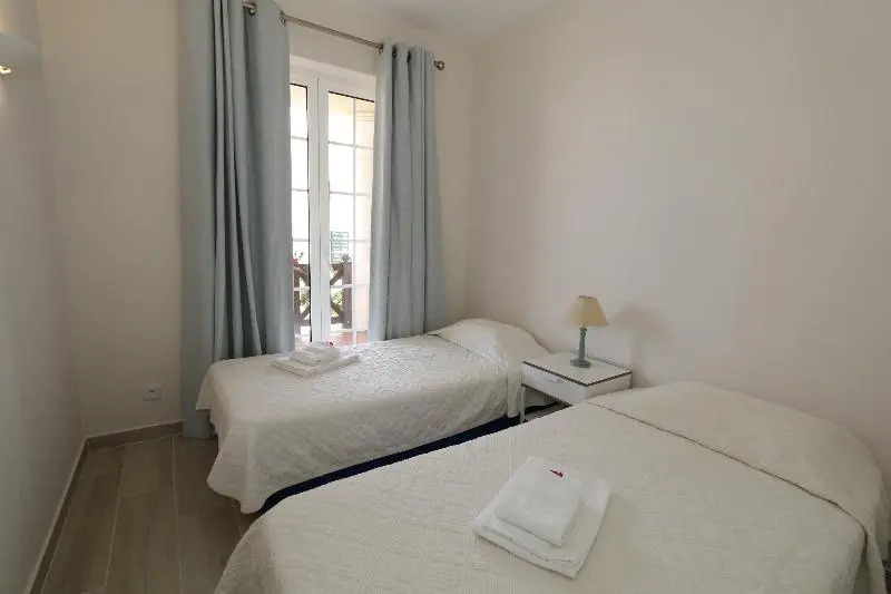 T4 Grand Townhouse Old Village