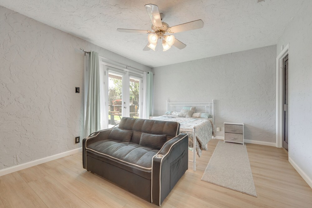 Spacious Home - 6 Mi to Downtown Fresno!
