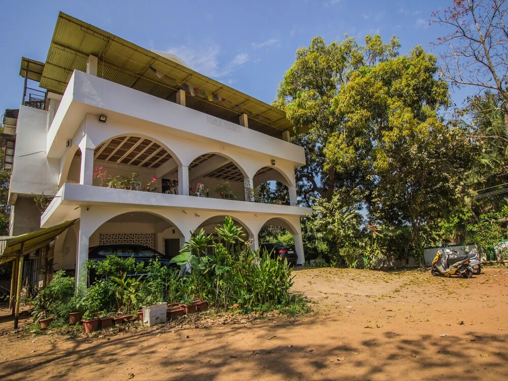 OYO 12929 Home Field View Studio Parra