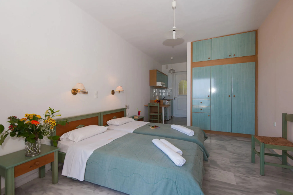 Sunrise Studios & Apartments