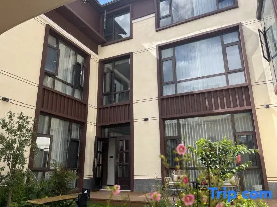 Shangri-La Suiyuan Homestay