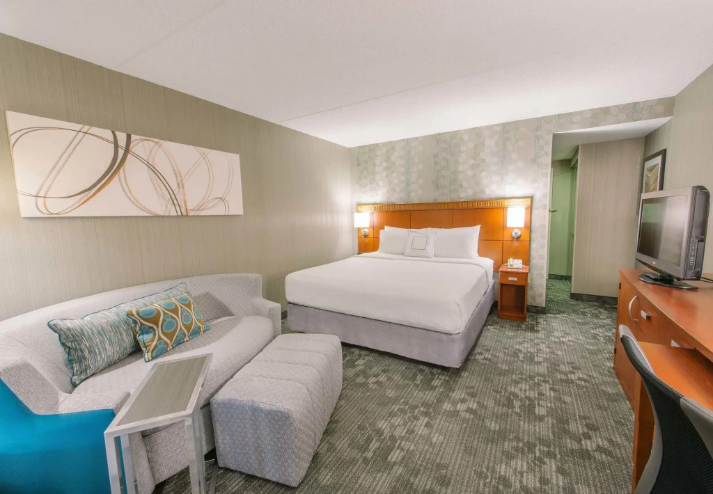 Courtyard by Marriott Nashua