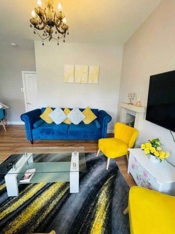Modern 2 bed Flat, West Kensington, Sleeps 4