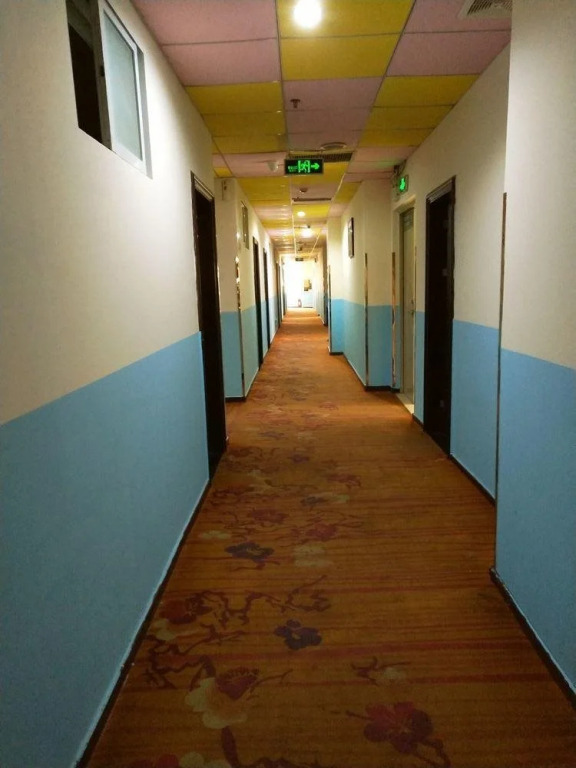 Selina Holiday Hotel Minzhi Branch