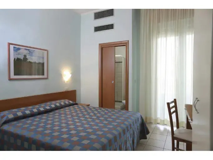 Iones Hotel