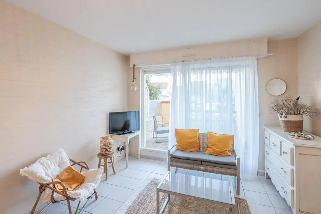 Agréable appartement et terrasse à 2 pas de la mer