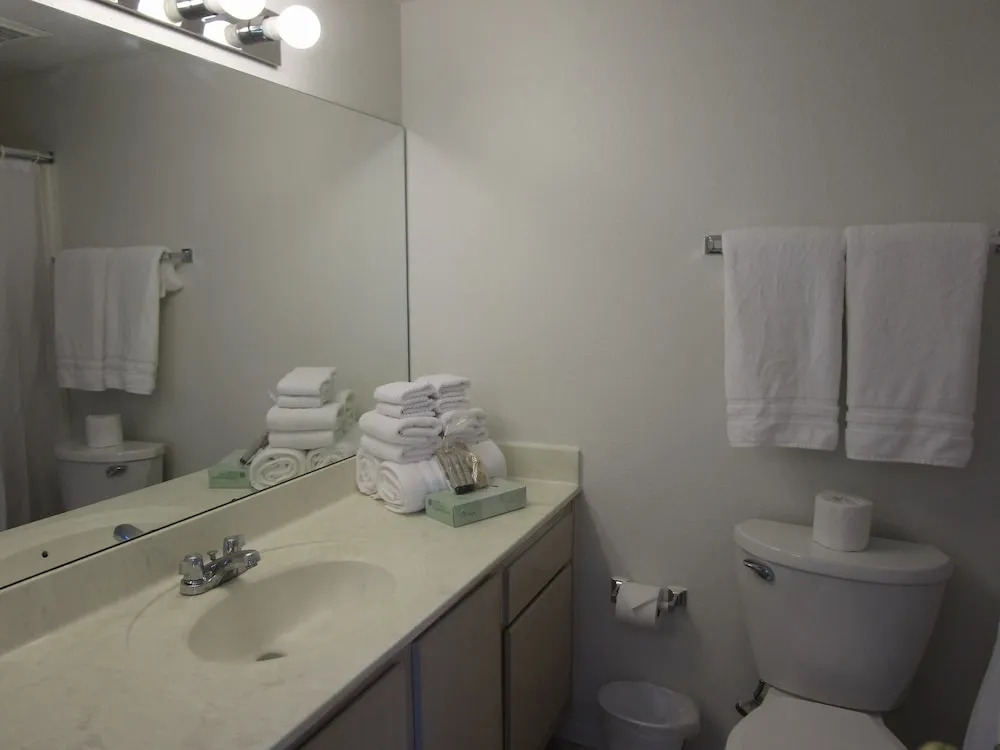Park Suites at 238 - One Bedroom Apartment