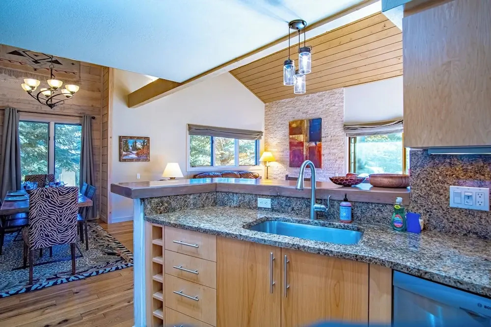 2BD Fairway Nine Golf Condo + Free Resort Amenities