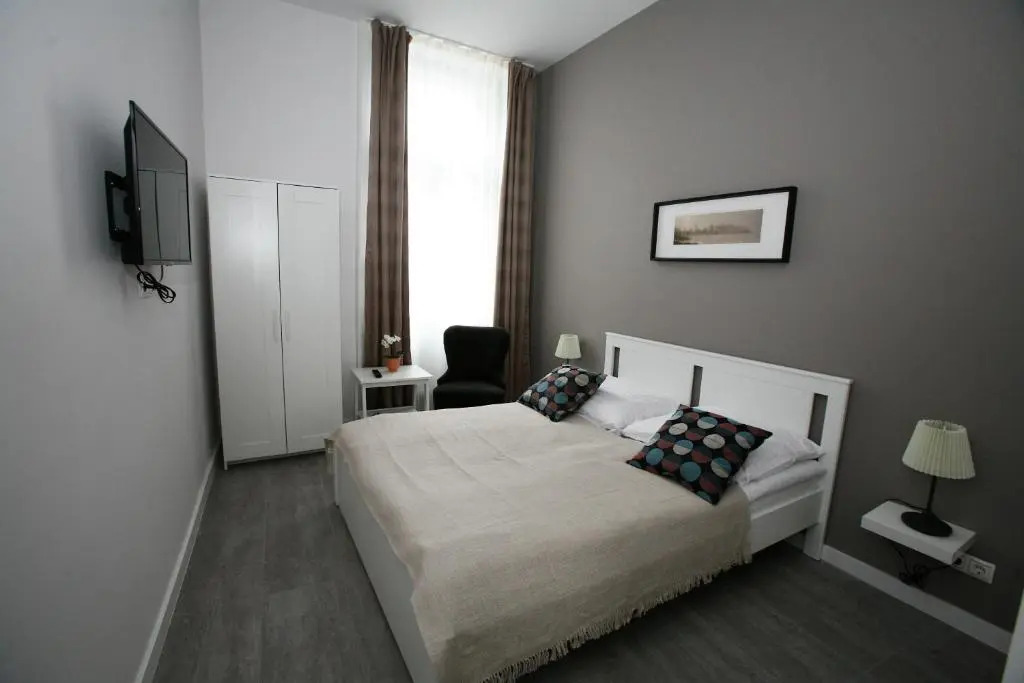 CENTER rooms
