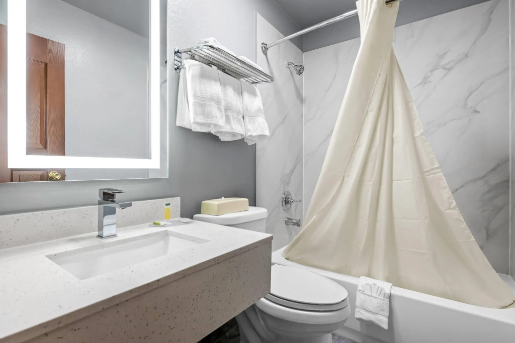 Super 8 by Wyndham Homewood Birmingham Area