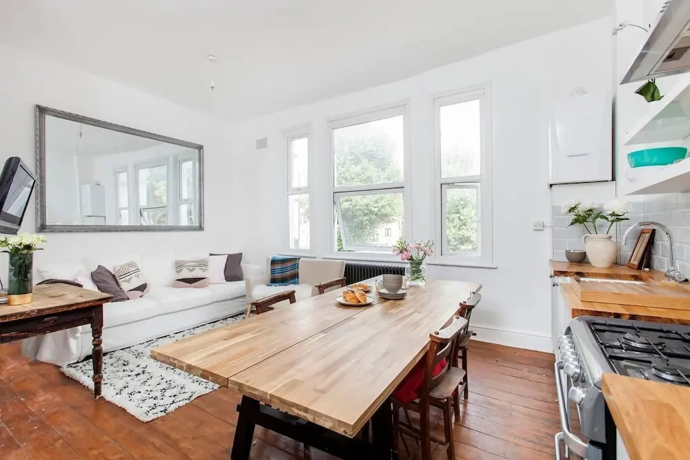 Spacious 2BR flat in Dalston!
