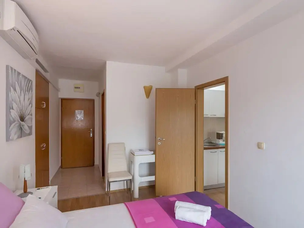 Apartments and Room Eva Slano - One Bedroom Apartment With Terrace and Sea View