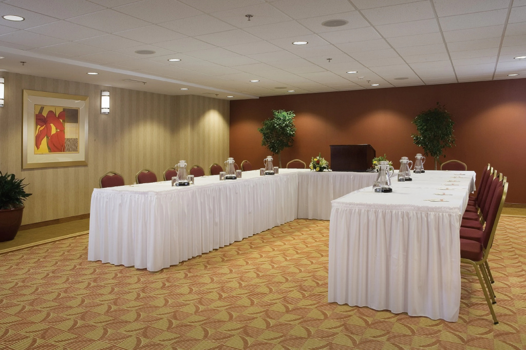 Holiday Inn Express & Suites Charlottesville - Ruckersville by IHG