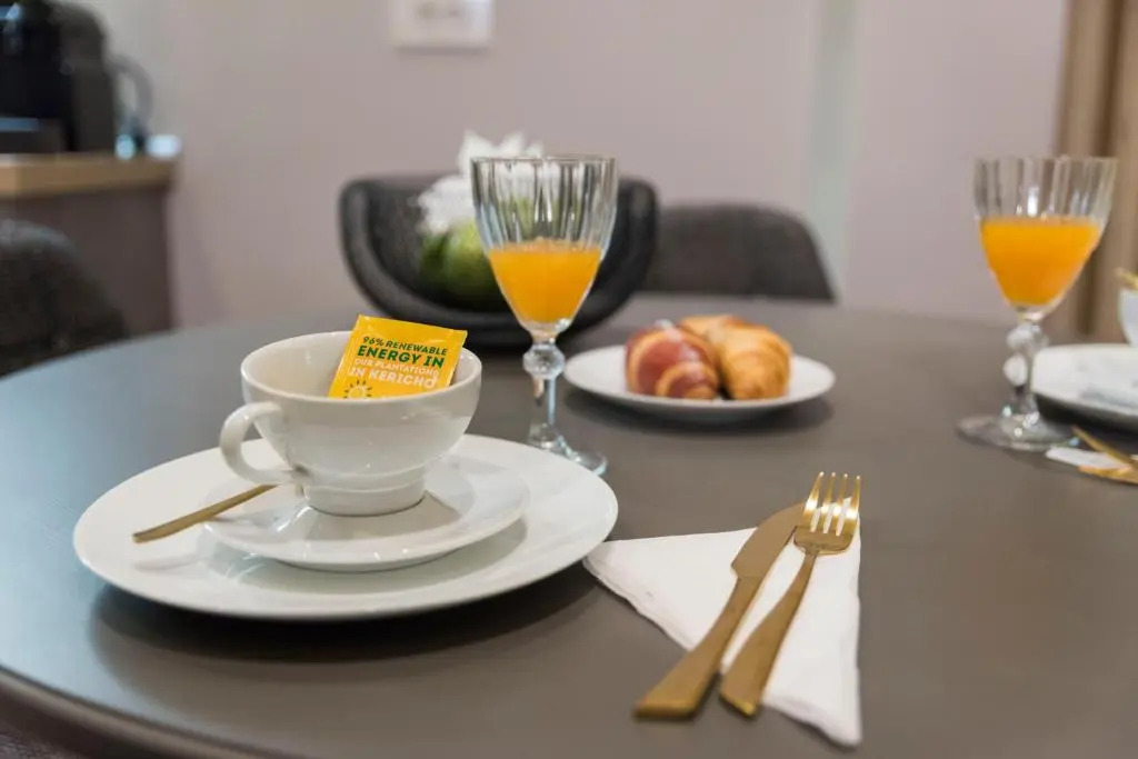 Wisdom Residence Luxury Apartments at Plaka