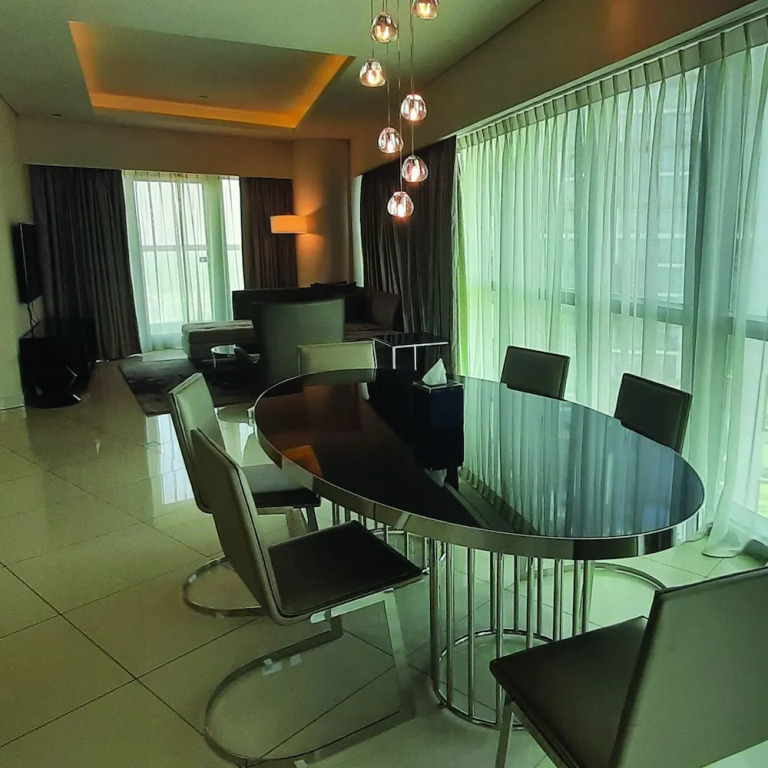 Quill Residence Three Bedroom Apartment with 5 Star Amenities