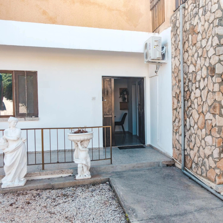 SerenityOne - Centrally located One Bedroom Apt