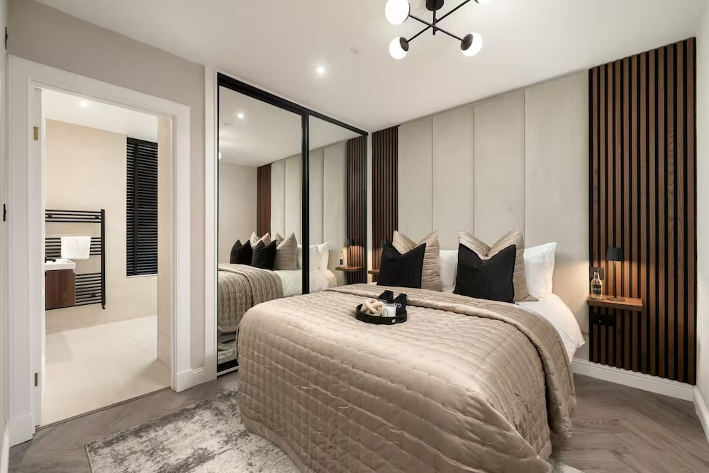 Edinburgh Apartment - Sleeps 2 - Princes St Close