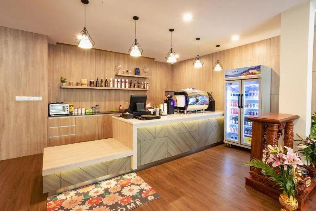 Joli Hotel