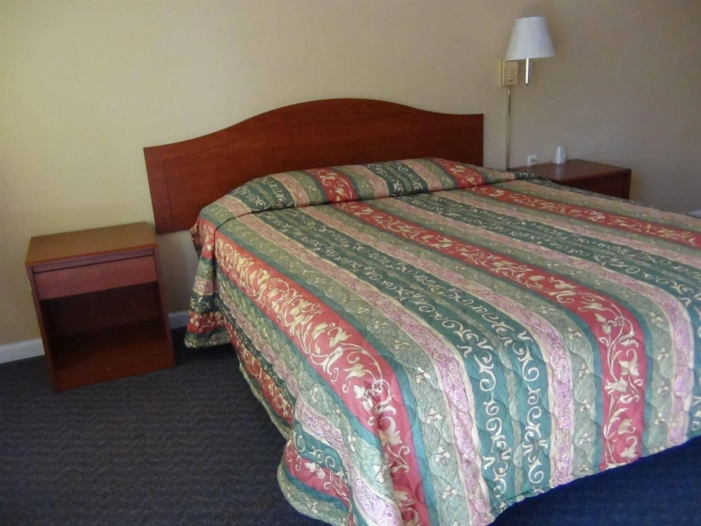 Desert Inn Motel