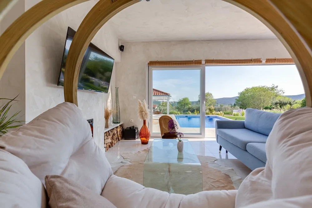 Villa Nebesi