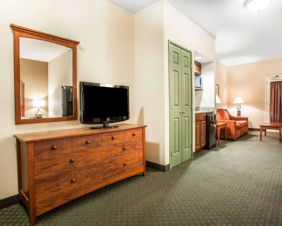 Comfort Suites Milwaukee Airport
