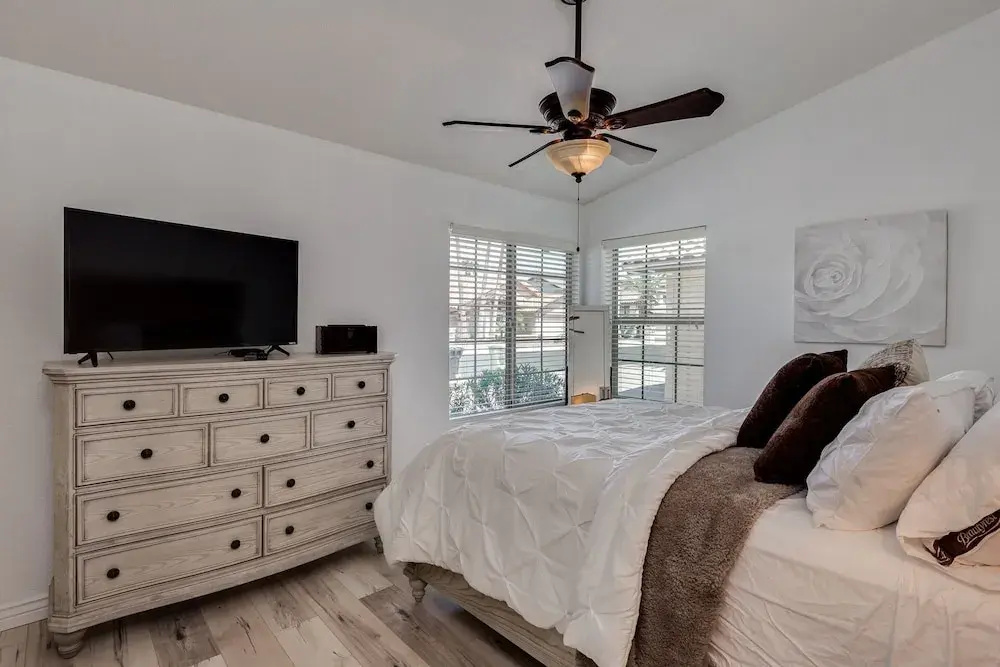 Updated waterfront home w/ private Heated pool & garage. Near Arrowhead shops! by RedAwning, Glendale