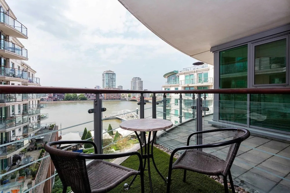 Views of the River by Vauxhall Bridge