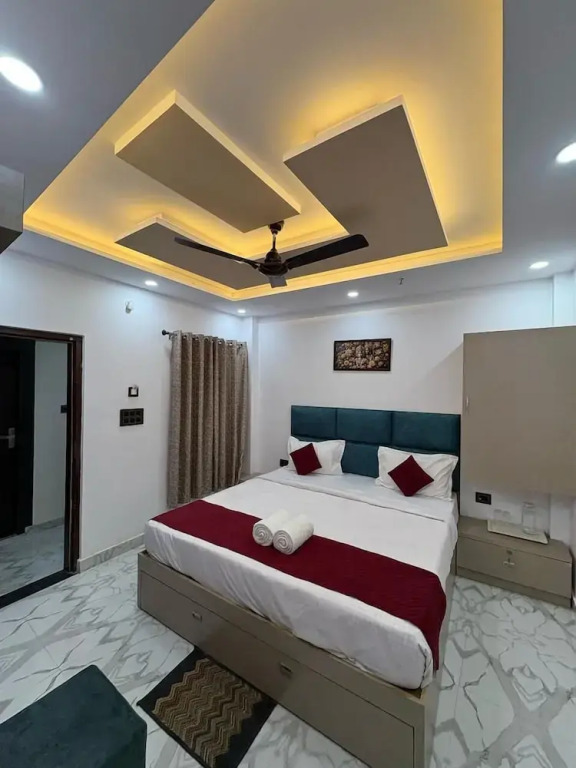 FabHotel Yatri Nivas - Nr Assi Ghat